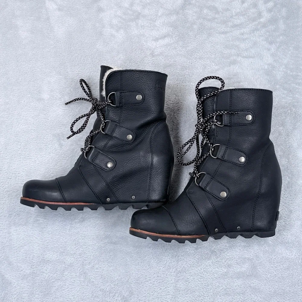 Sorel Joan of Arctic Wedge Boots Womens 8.5 Black Leather Faux Fur Lined Lace Up